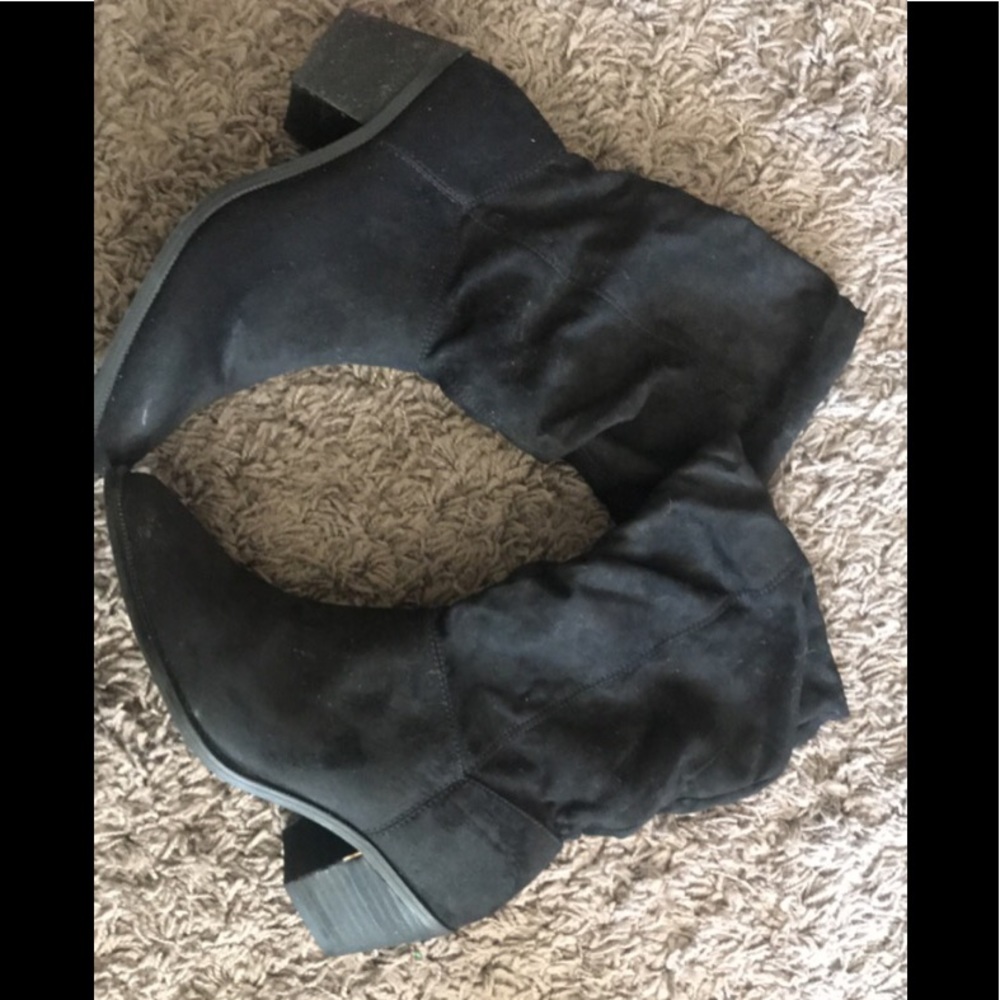 American Eagle Outfitters Suede heeled boots